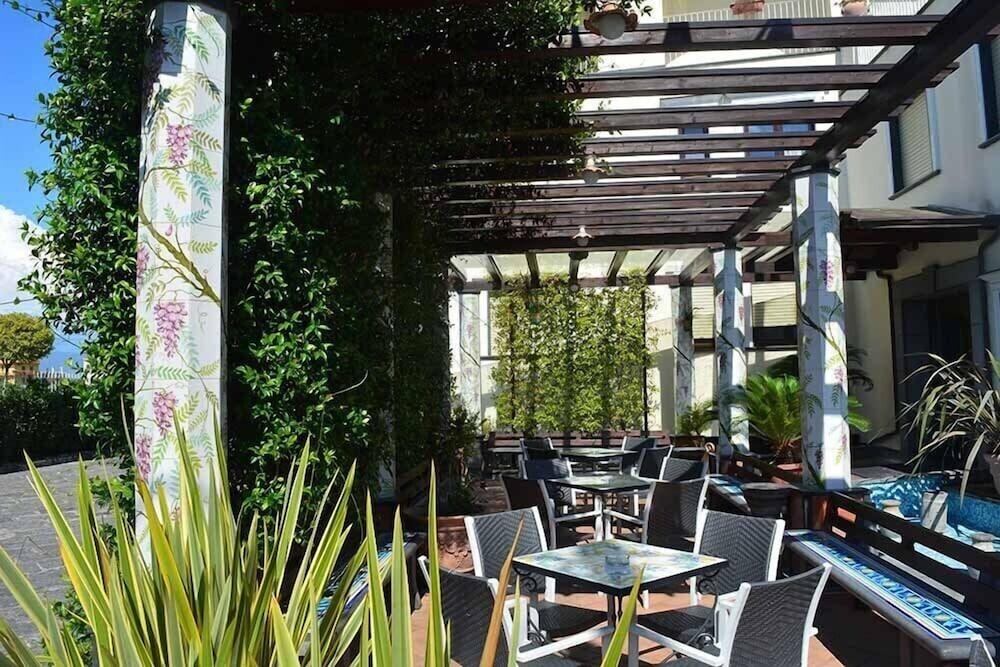 Costa Hotel Помпеї Екстер'єр фото